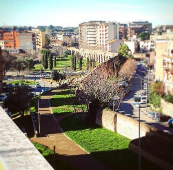 Alloggio Turistico All'Acquedotto Apartment Rome Bagian luar foto